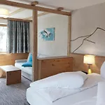 Otel Mozart 4*