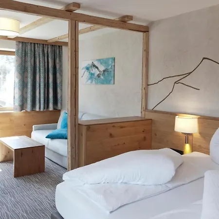 Hotel Mozart 4*